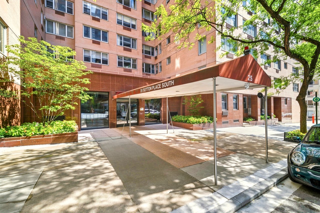 25 Sutton Place South