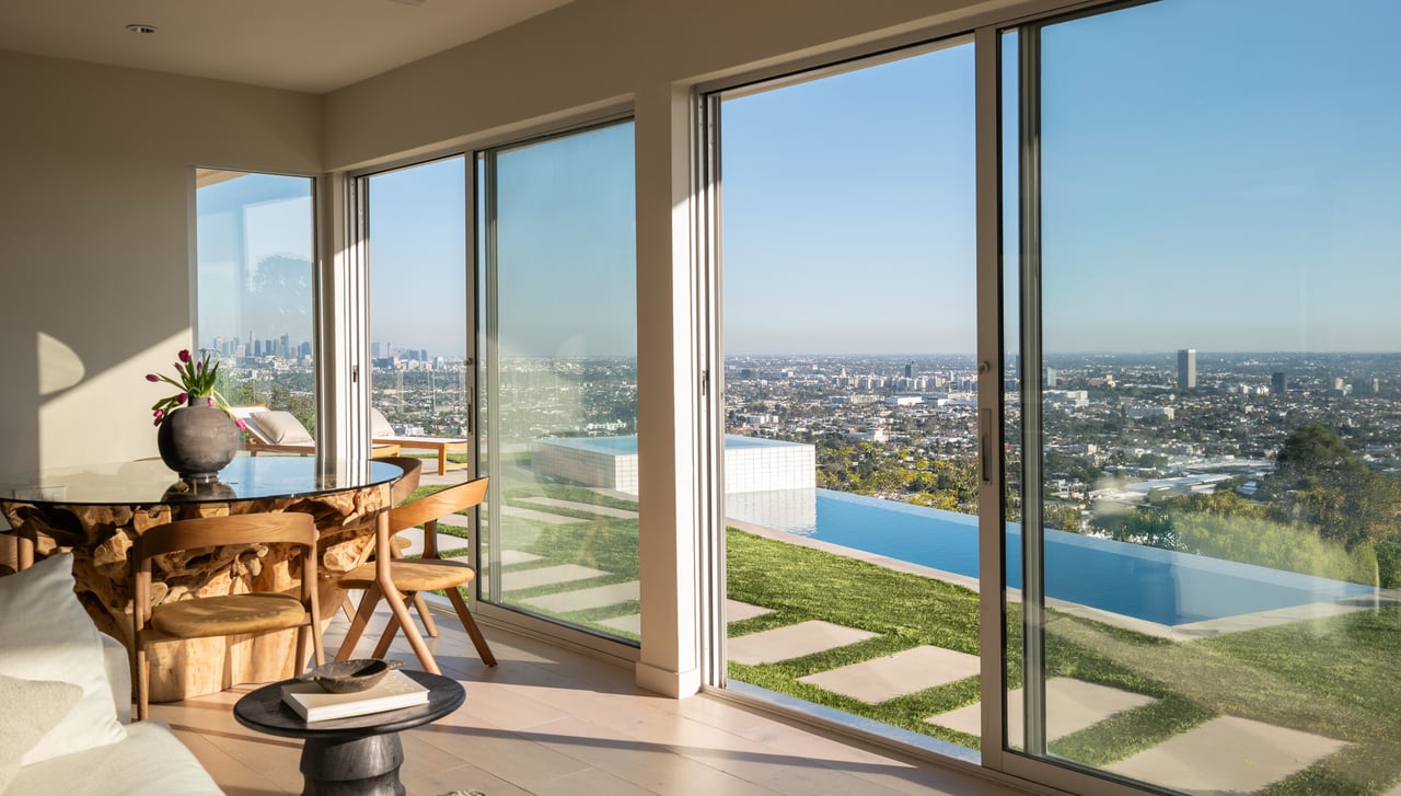8515 Hedges Way, West Hollywood