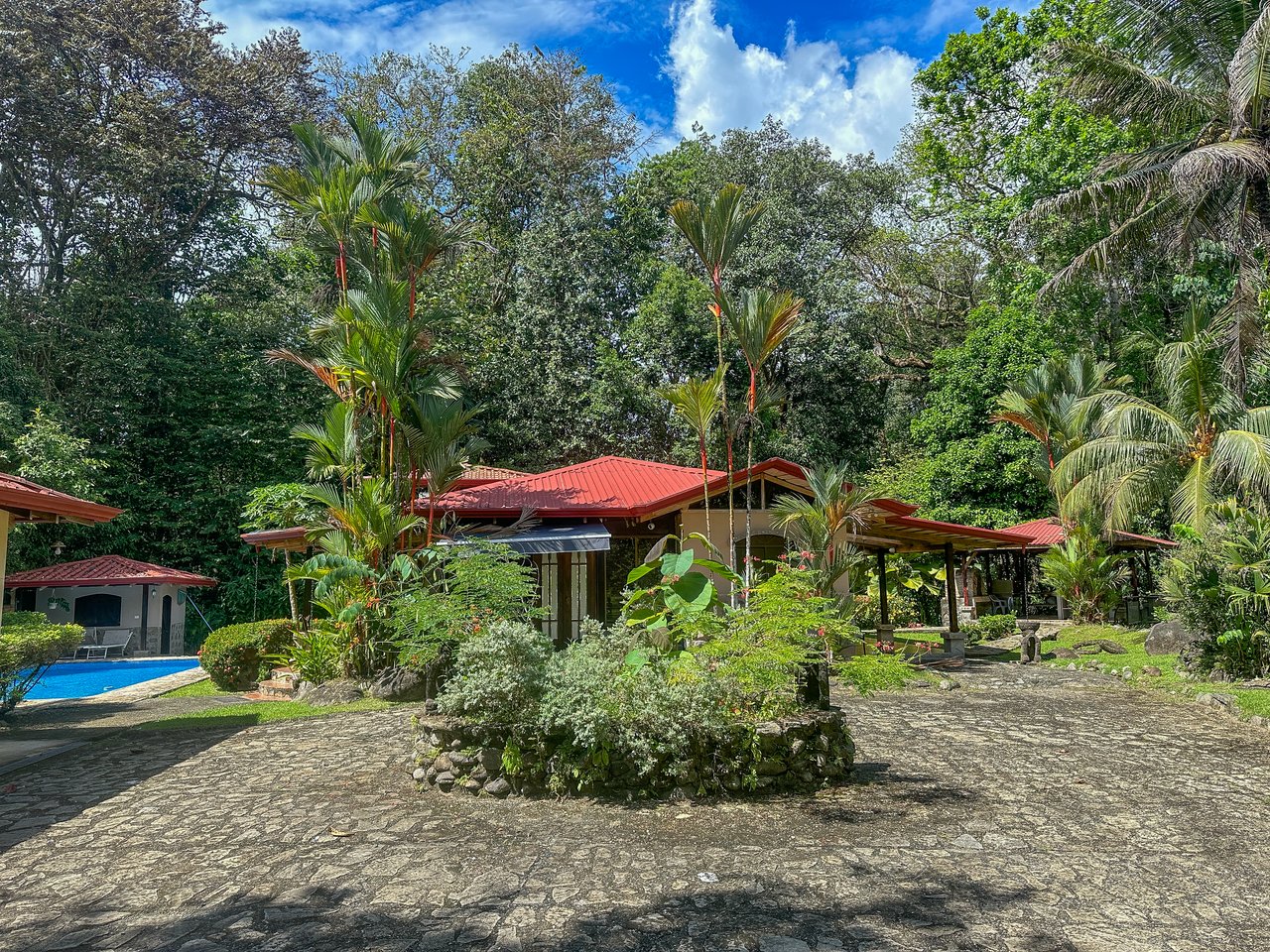 A riverfront 3-bed home on a large property In Ojochal, Costa Rica