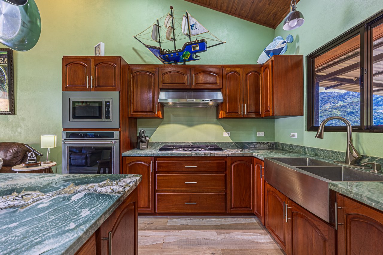 Mountain Farm & Homestead Opportunity in San Josecito, Costa Rica