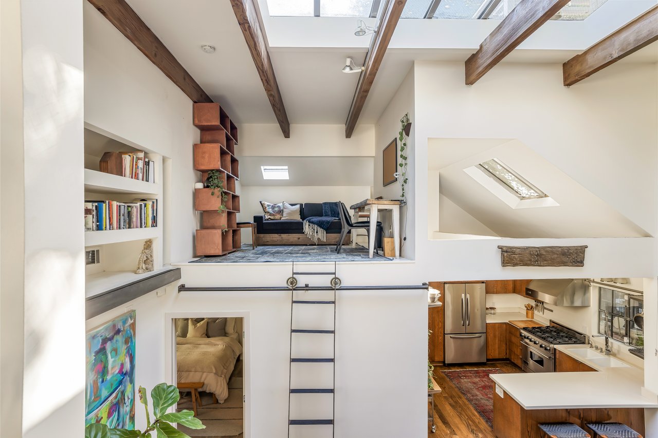 8237 Kirkwood Dr, Sunset Strip