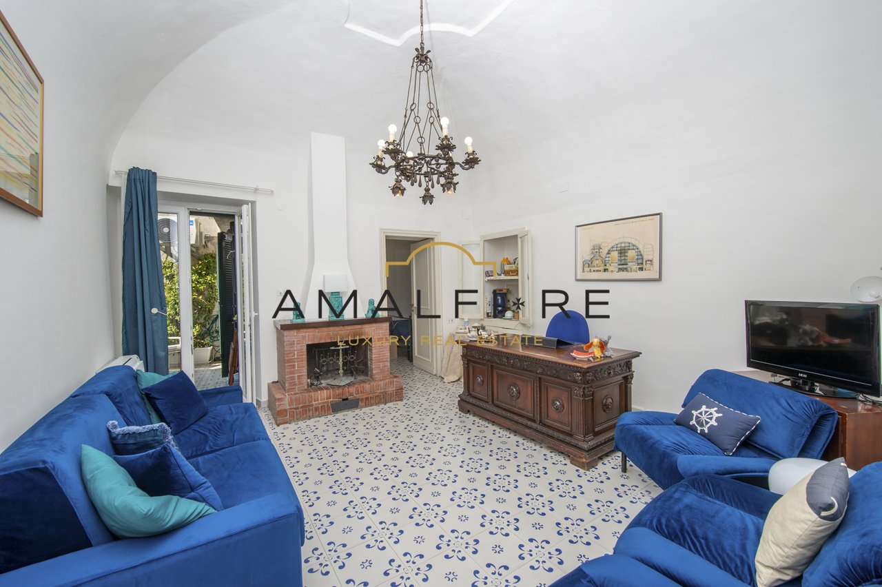 Albori Two-level Apartment in Vietri Sul Mare
