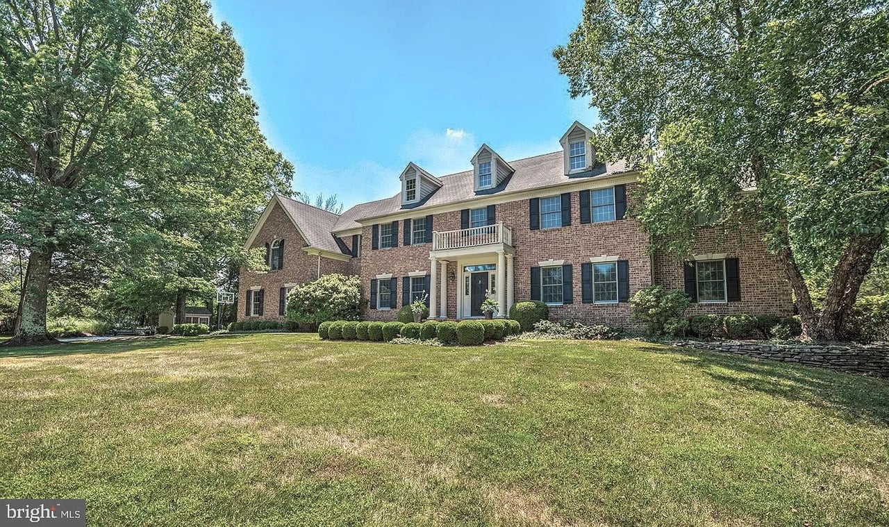 6 Rustic Dr