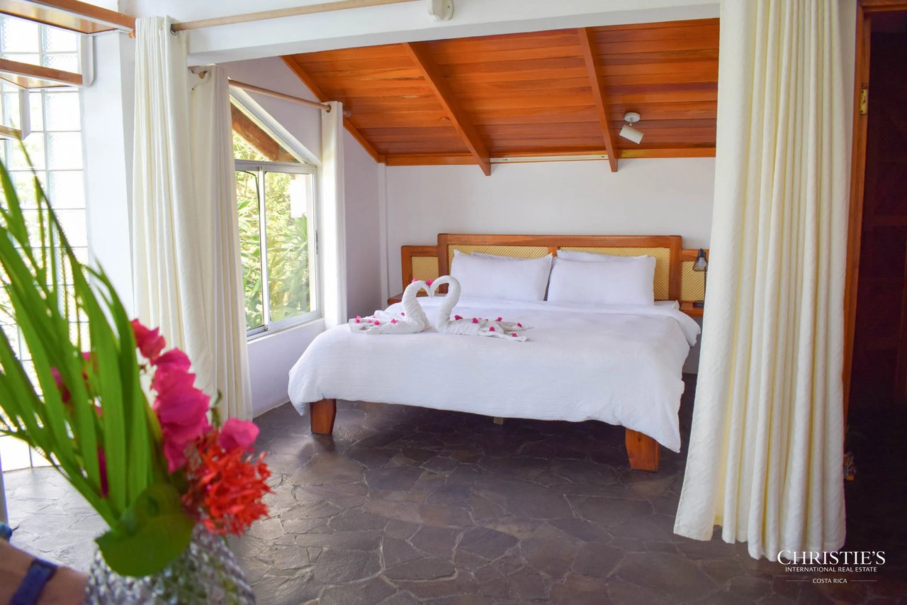 Hotel Las Tortugas - Legendary Beachfront Boutique Hotel