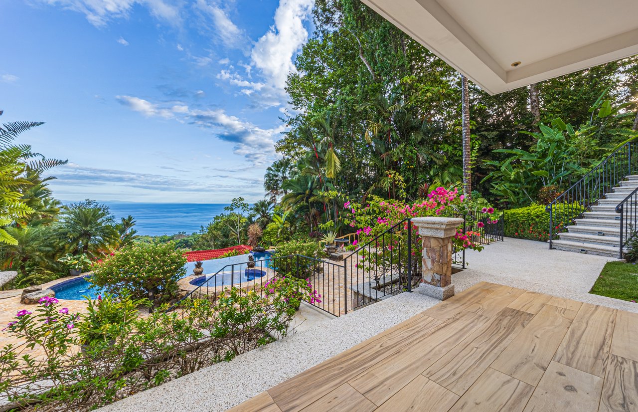 Nido Escondido, Playa Dominical