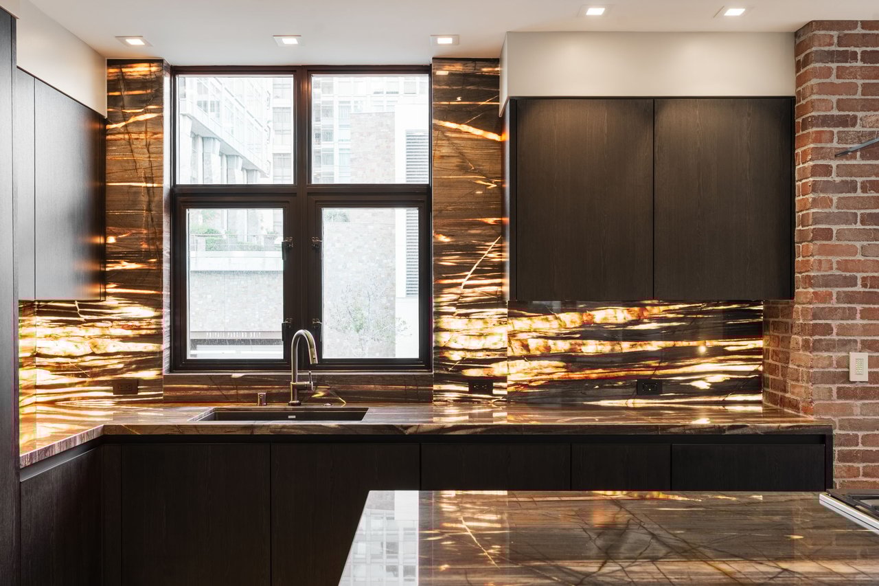 555 Front St, Unit 204