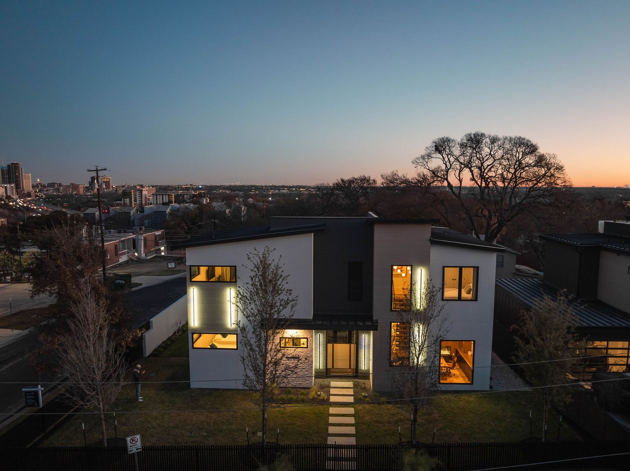 1604 Taylor Gaines ST