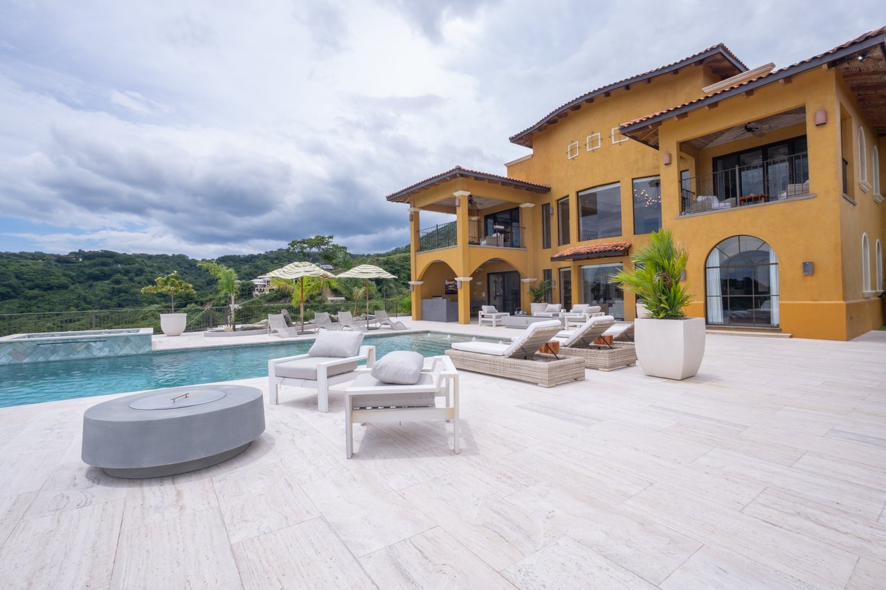 Casa Loro - Luxury Estate