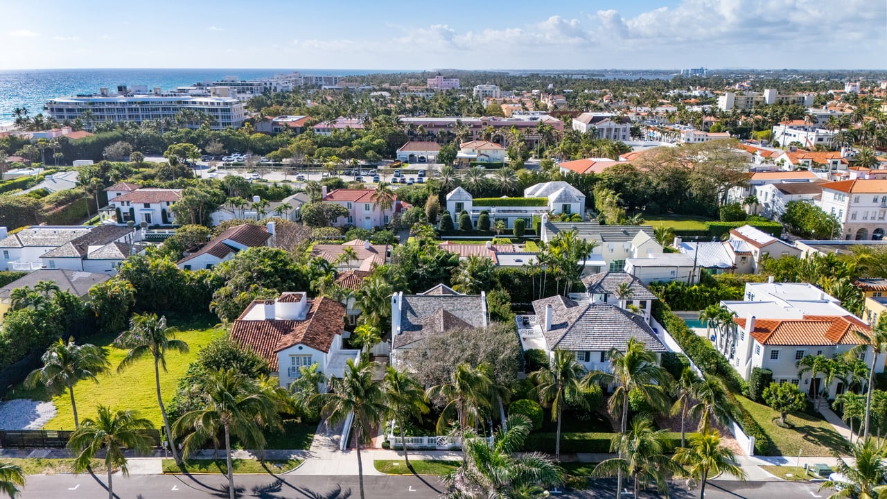 "Sea" Street Paradise