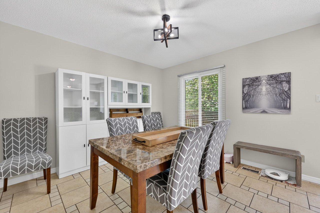 990 Anna Maria Ave