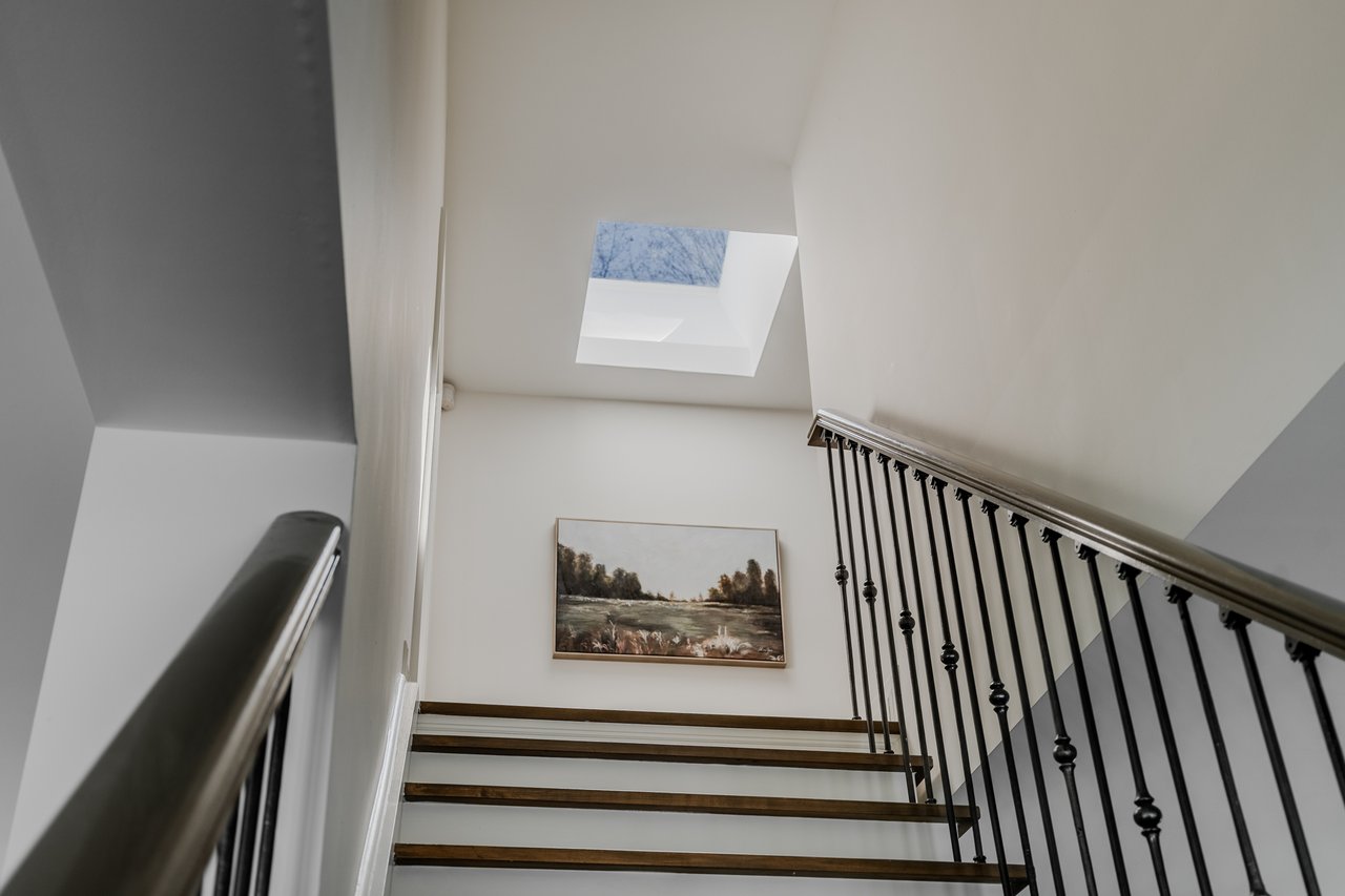 31 Fallingbrook Dr