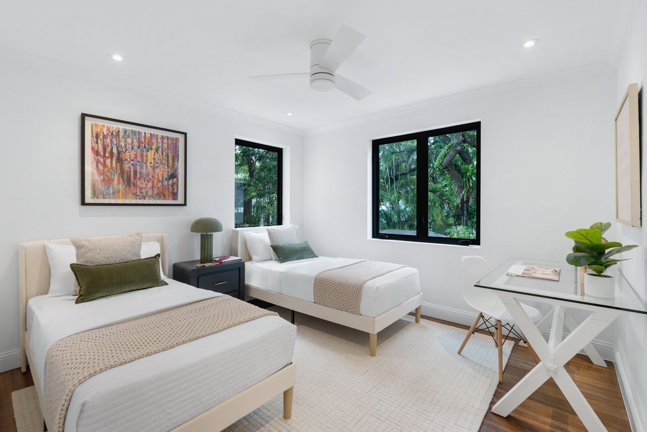 3700 Hibiscus Street "Casa Mamey"