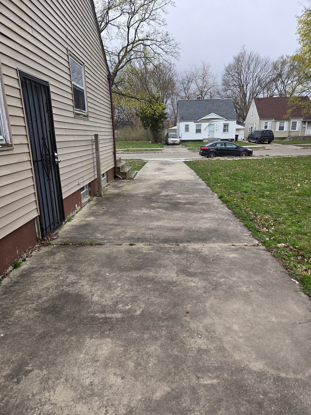 12020 Stout St