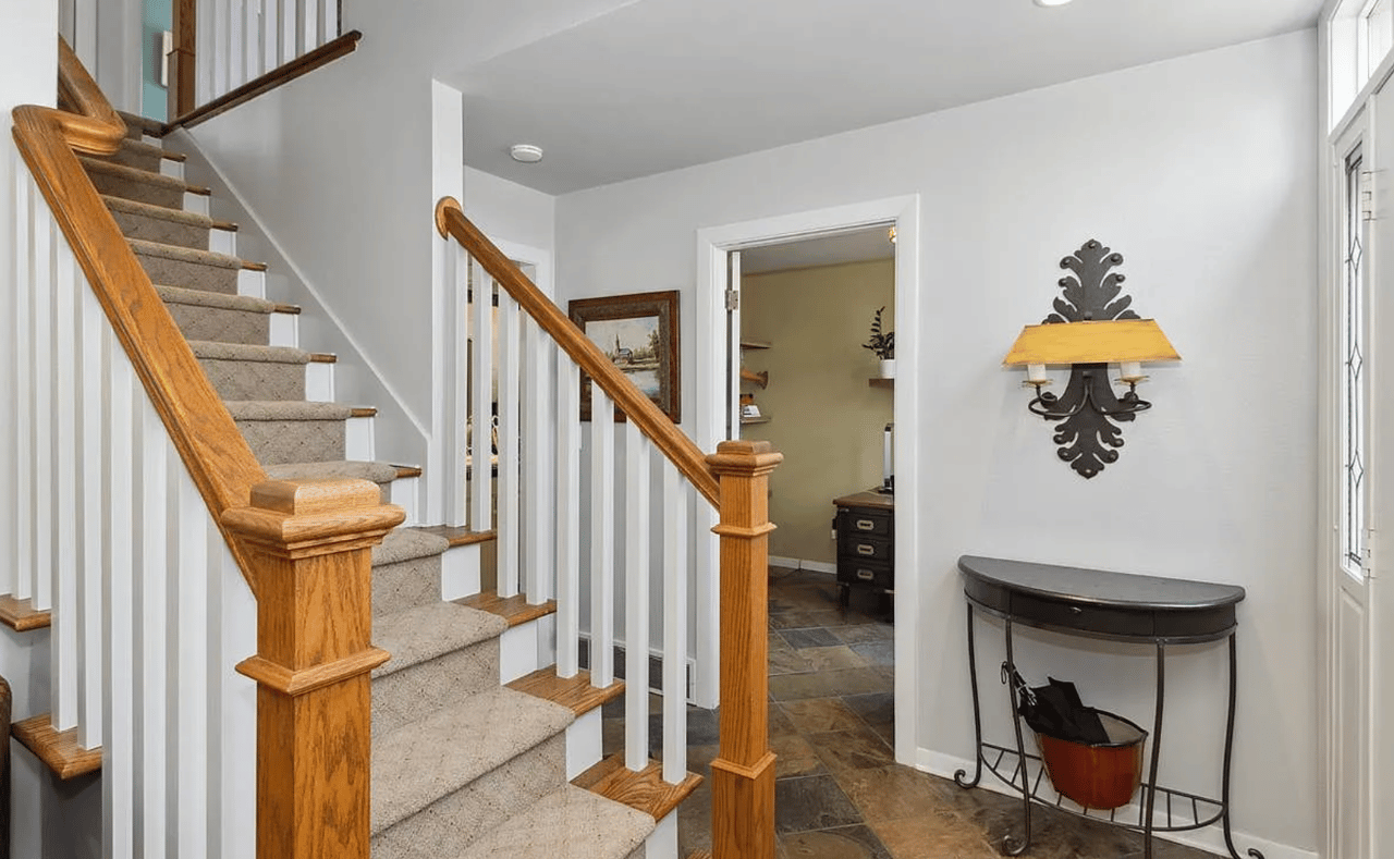145 Oakridge Ave