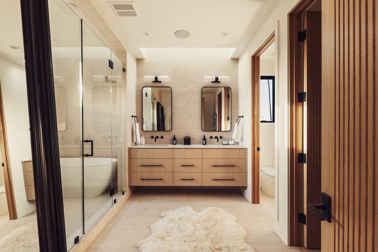 2115 Walnut Ave, Venice