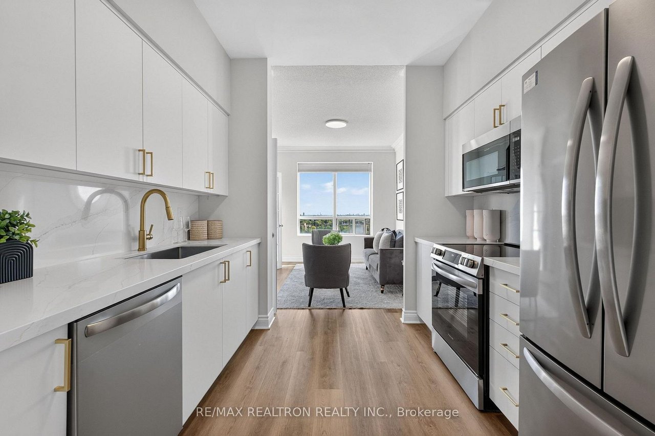 NORTH YORK LUXURY 