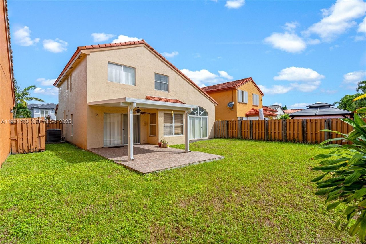 miami-kendall-home-sold-yard