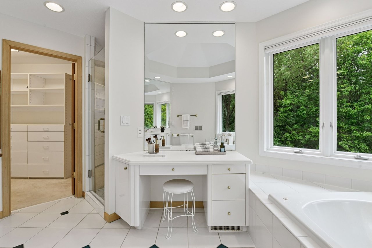2487 Crowne Hill Road, Minnetonka