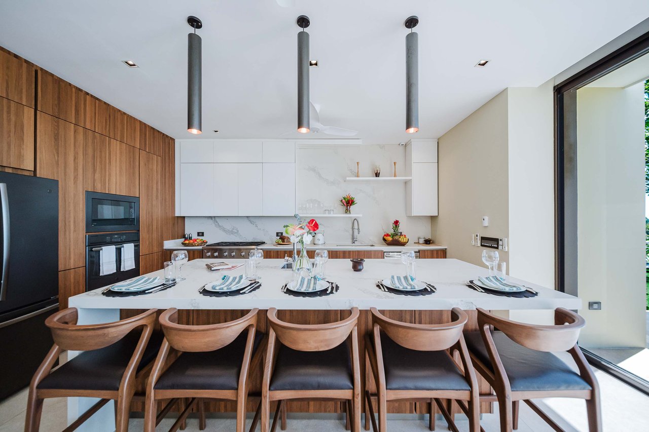 Casa Nola, Luxury Villa in Gated Community La Reserva