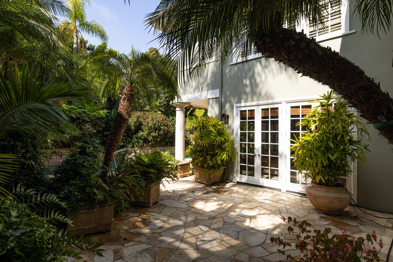 3 Weybridge Court