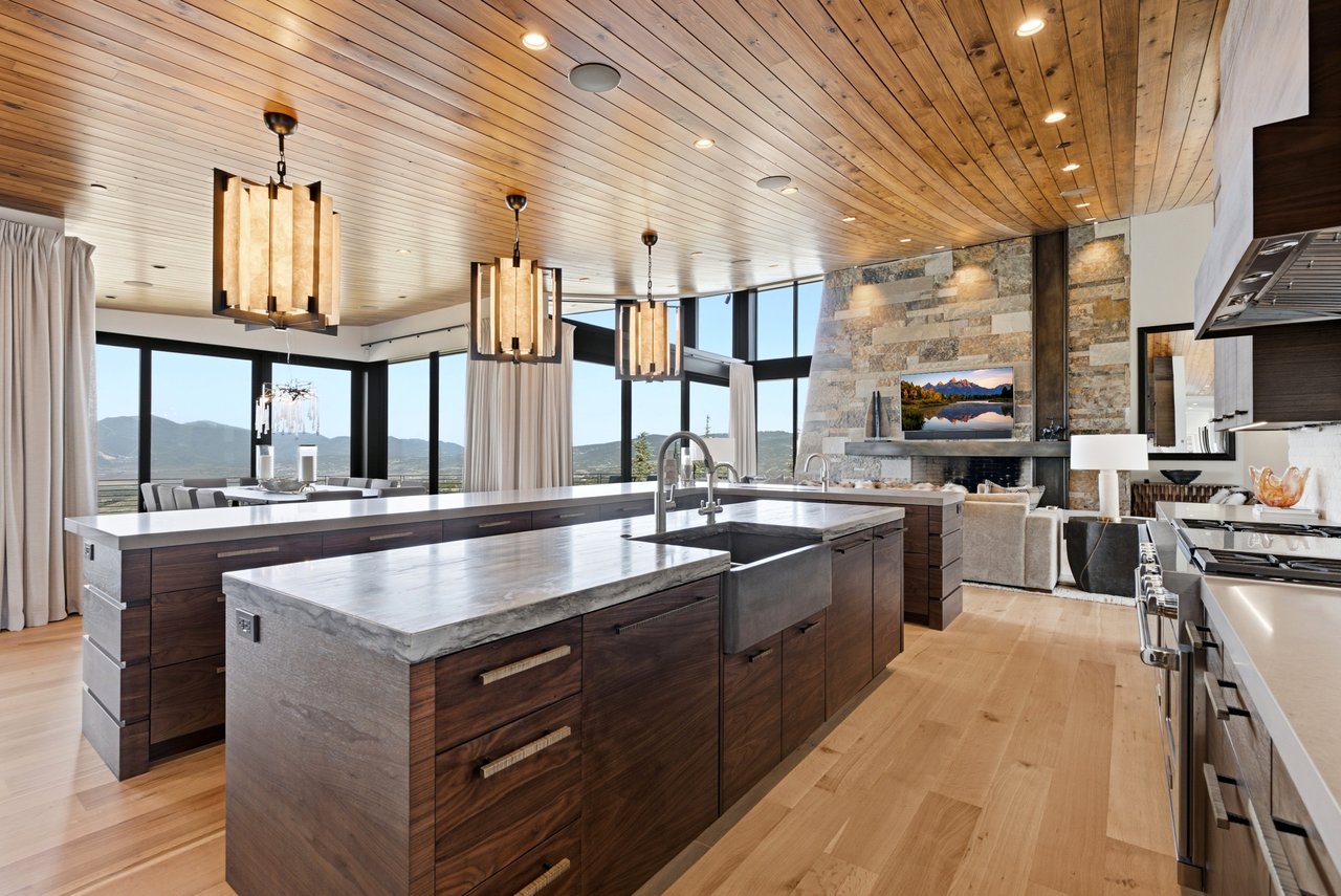 Top-of-Promontory Architectural Estate — Furnished & Turnkey - Front-Row Mountain Views