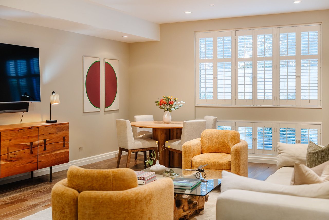 441 S Barrington Ave Unit: 109, Brentwood 