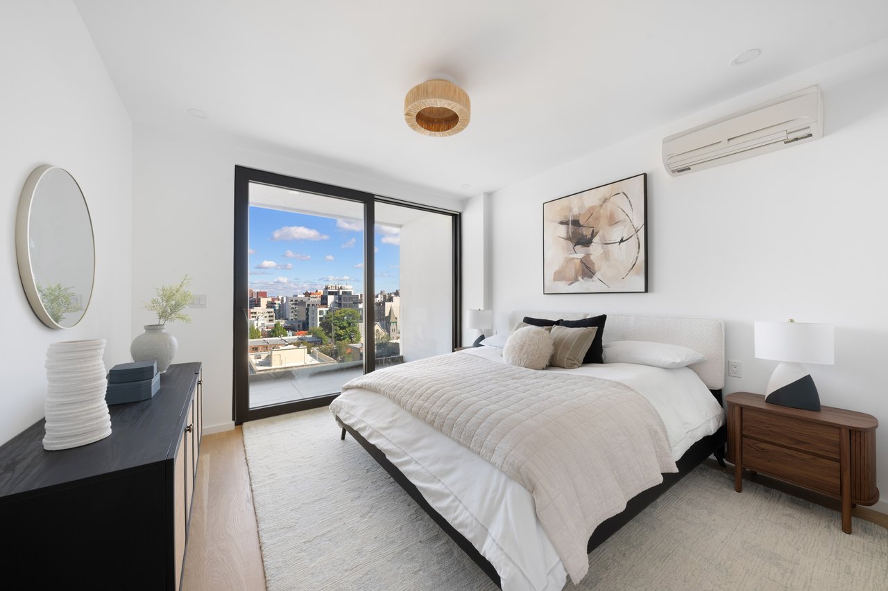 14-35 Broadway, Unit PH