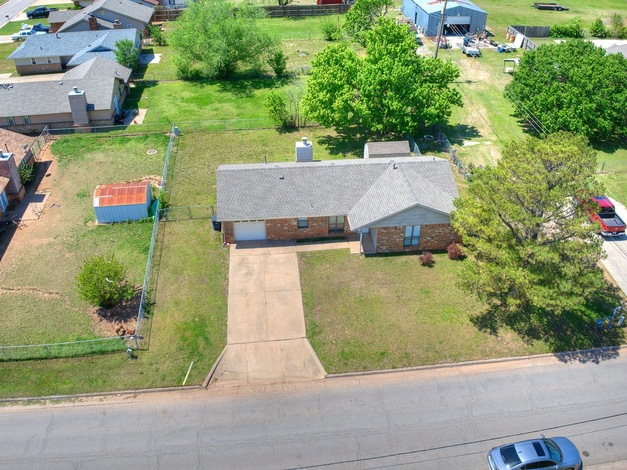 2416 Ellis Dr