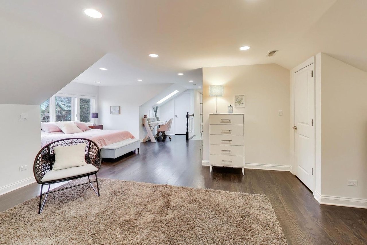 1217 Sheridan Rd