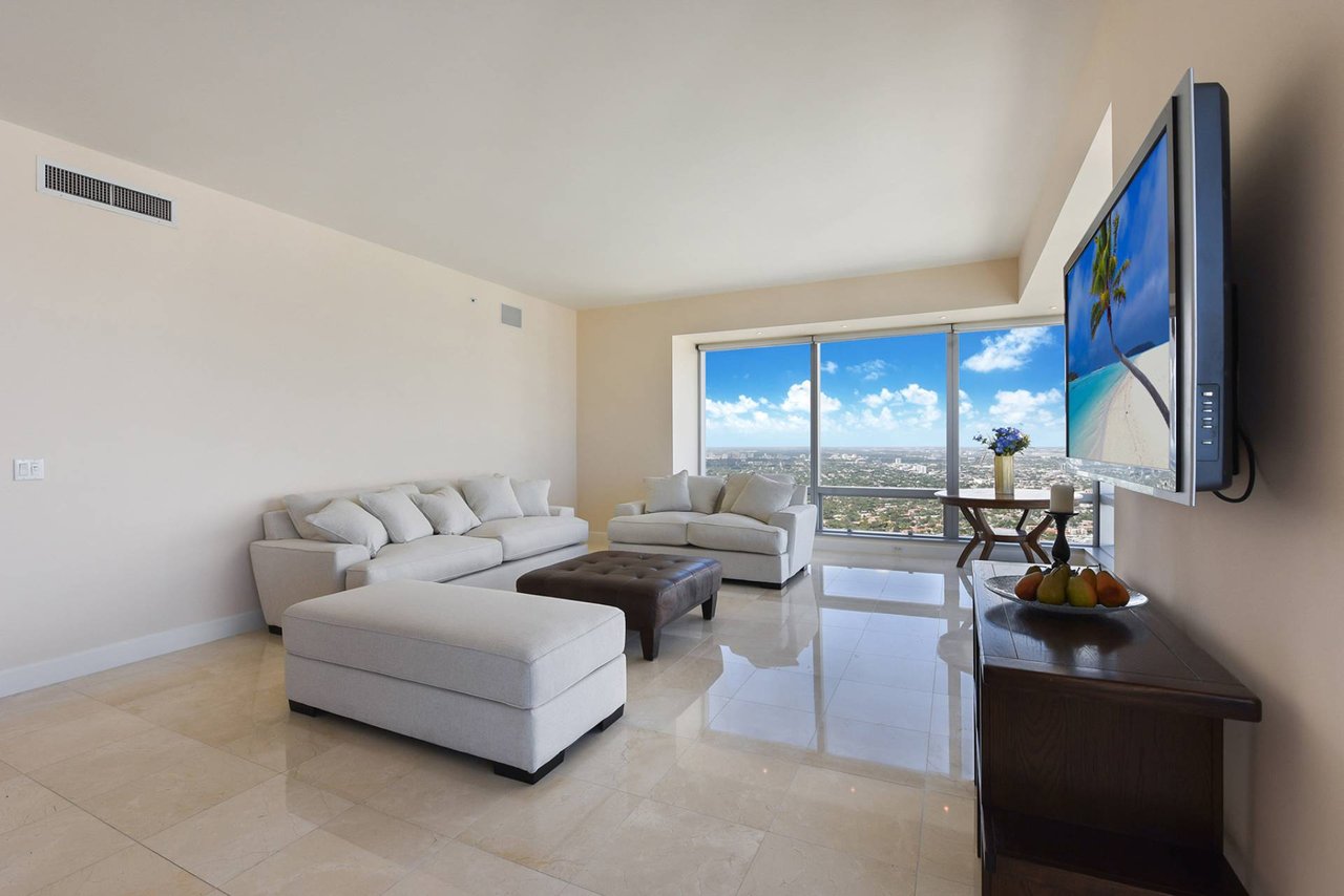 1425 Brickell Ave # 58C