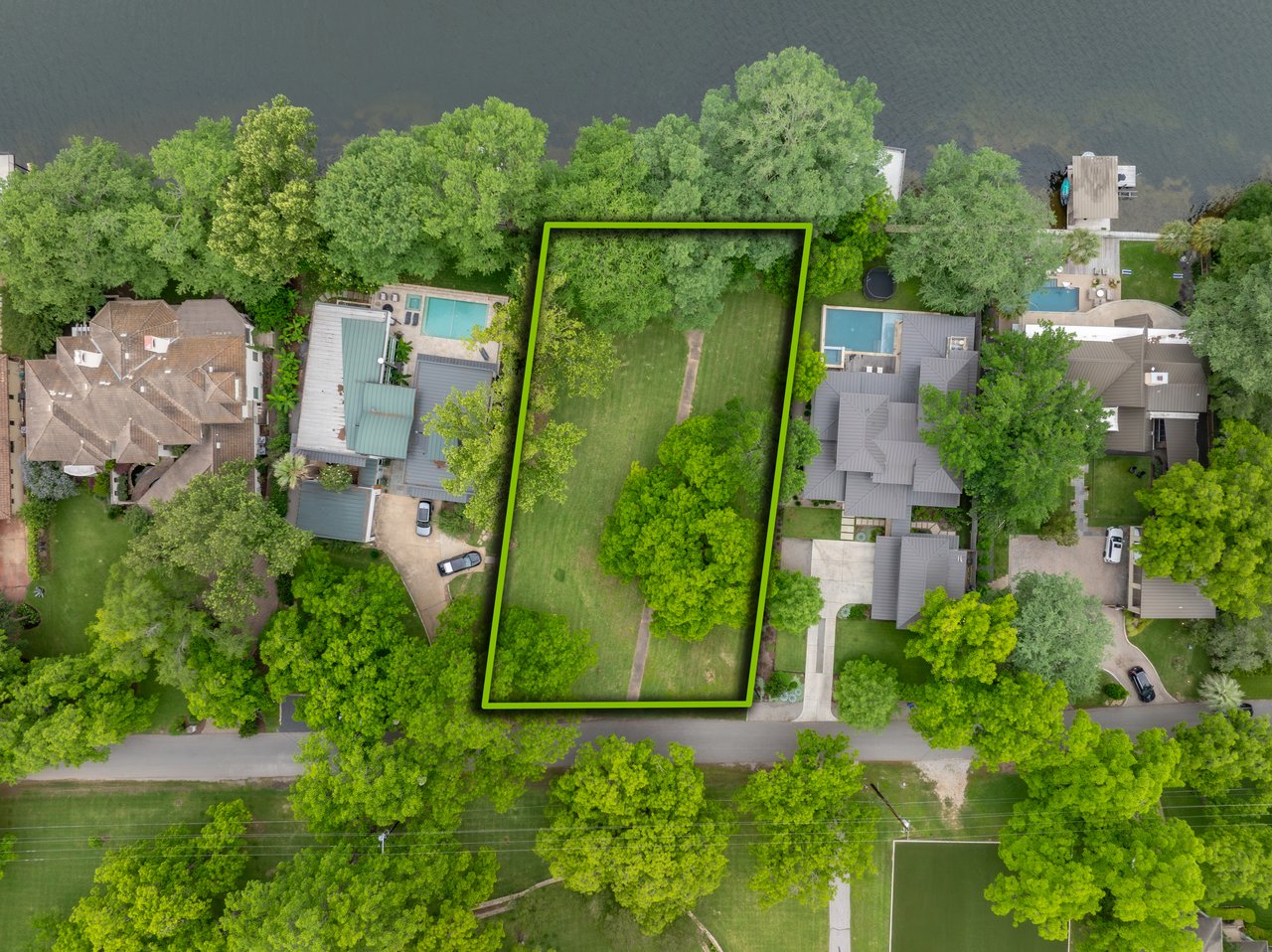 3200 Rivercrest Drive