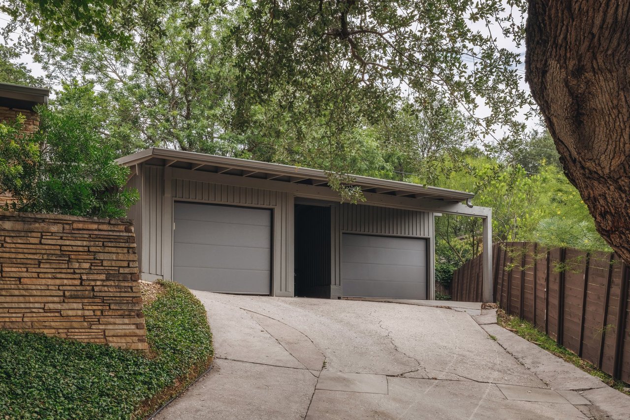 3304 Cherry Tree Circle