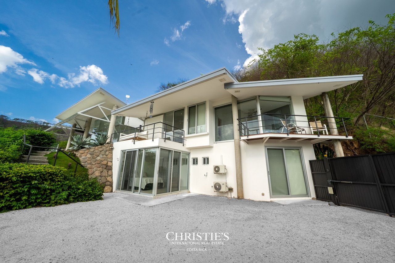Glass House with Stunning Ocean Views and Award-Winning Design in Costa Rica, Guanacaste - Casa Holmes