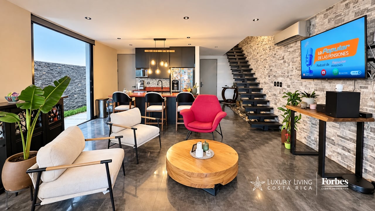 21566 - Contemporary corner home with 3 bedrooms and a garden in Lindora