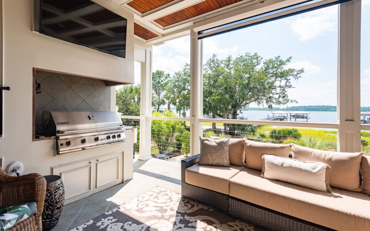 For Sale – Homes with Great Patios for Fall