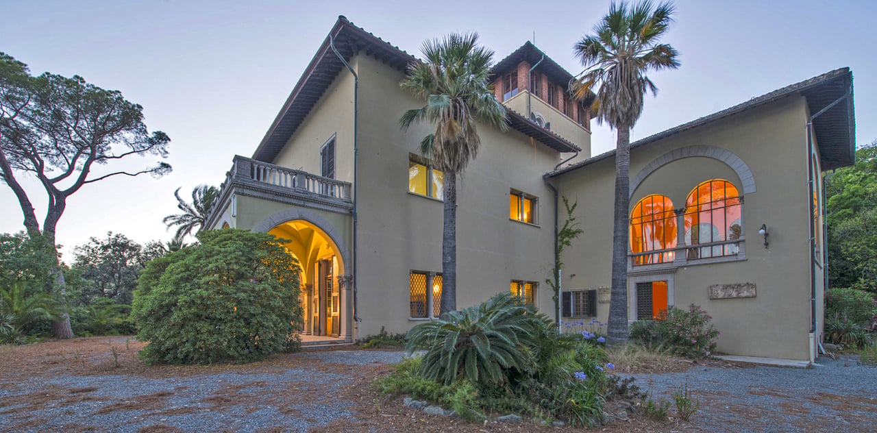 Luxury Seafront Villa in Liguria