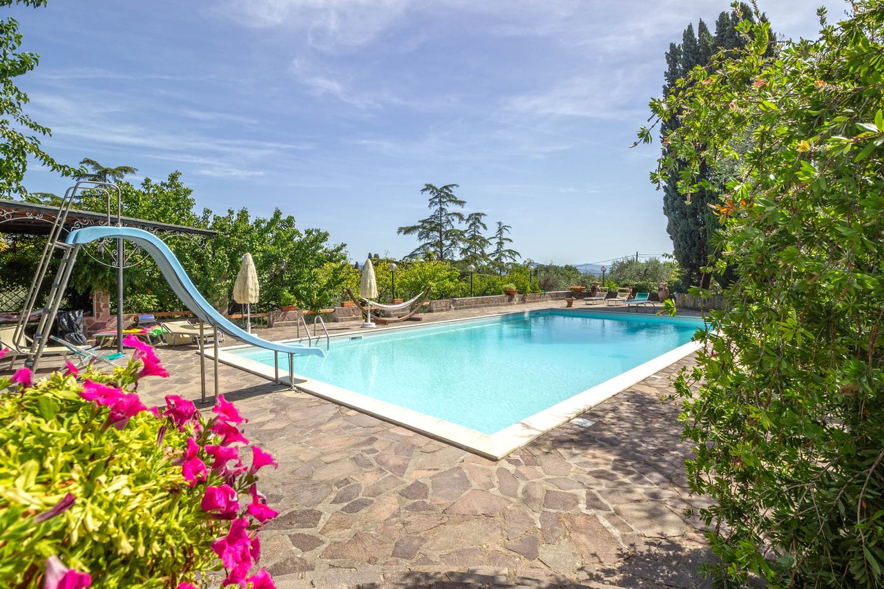 Villa in the Countryside between Sea and City