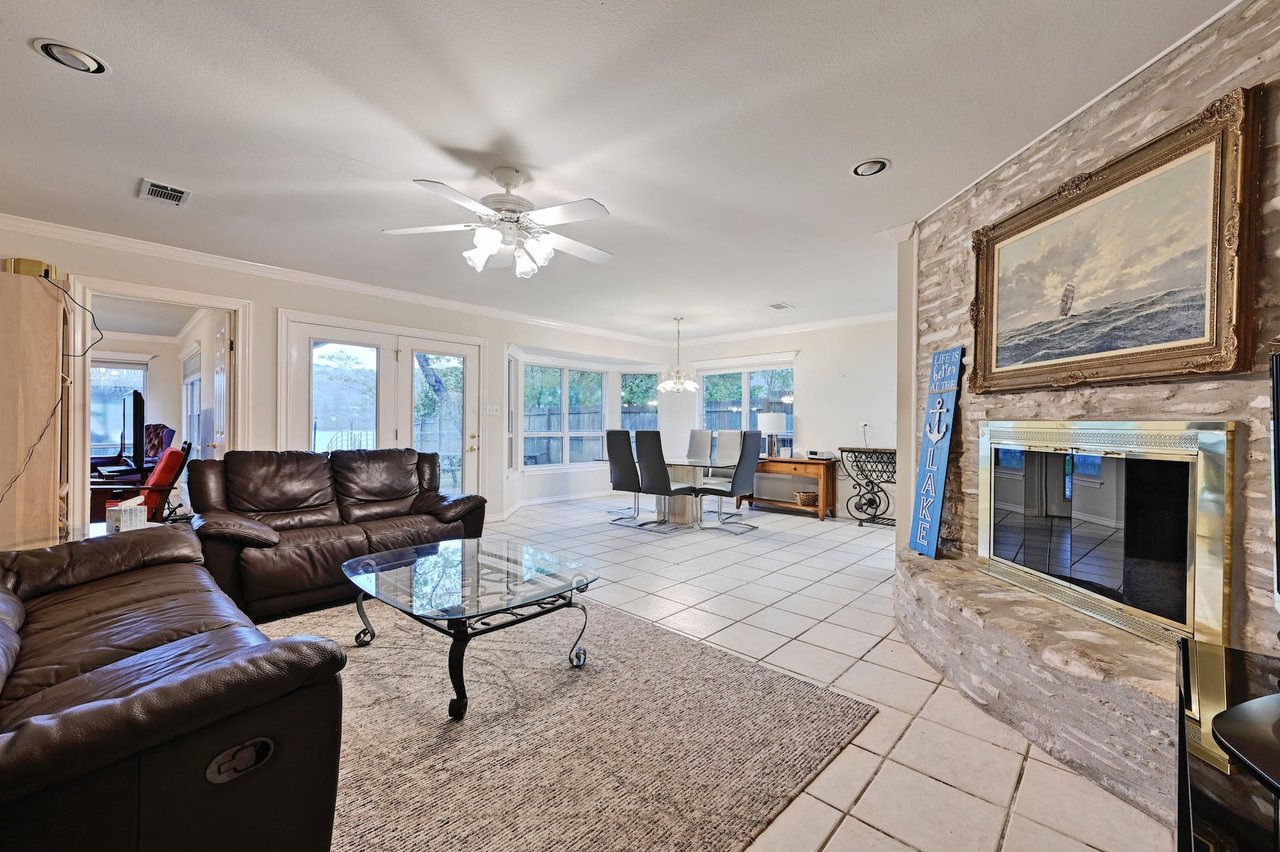 Westlake Waterfront Bungalow