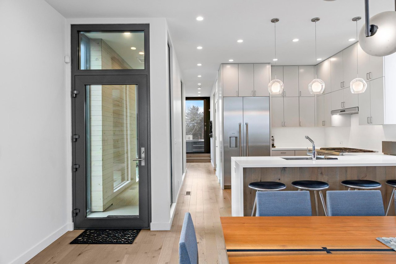 205 Stratford Avenue 