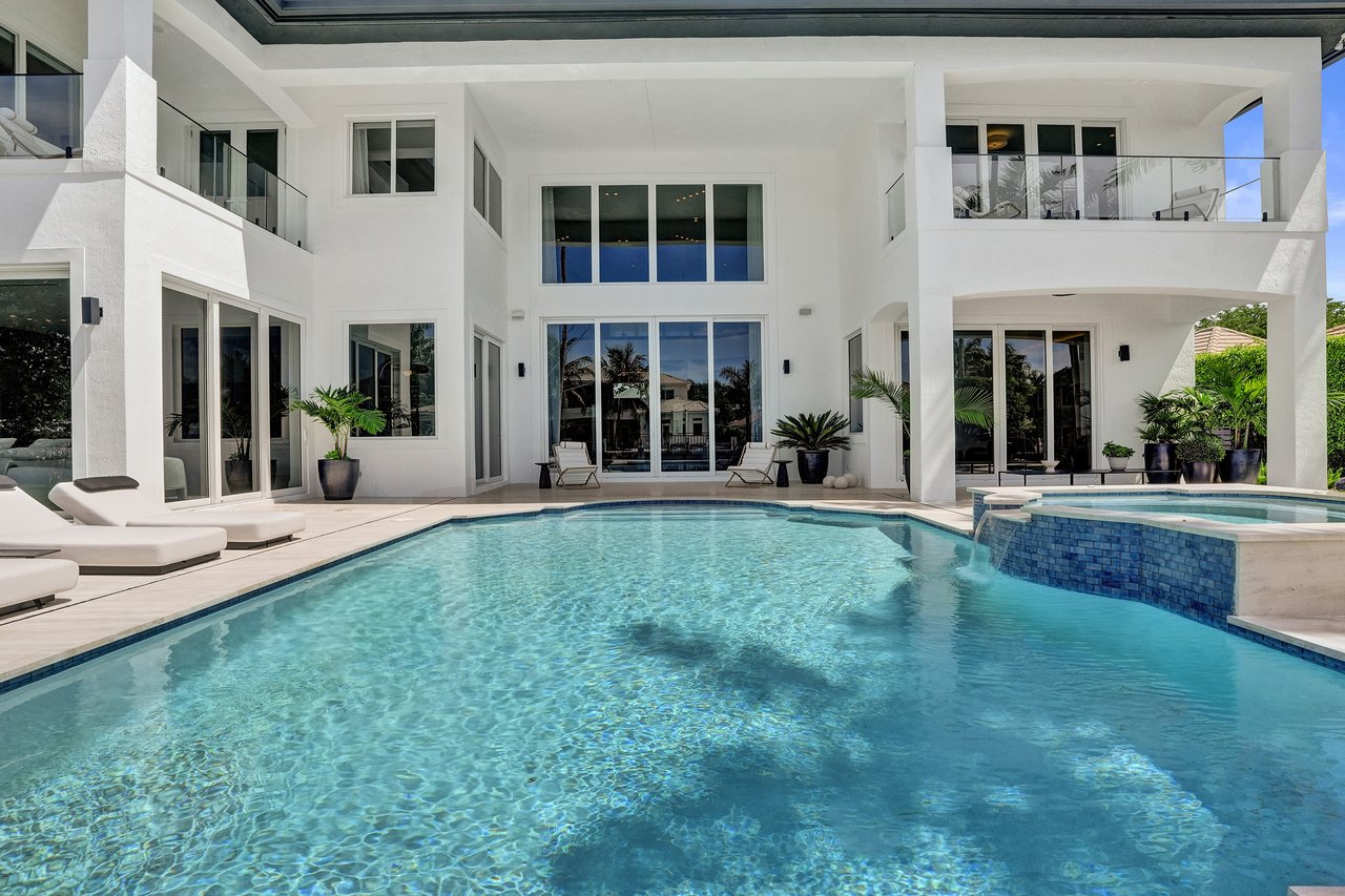 30  S Compass Dr