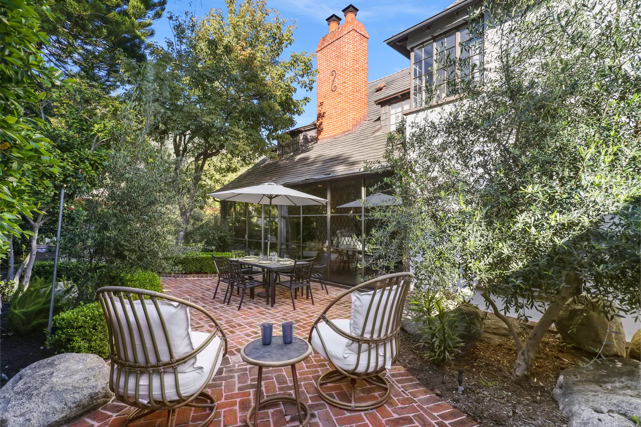 2494 Glen Canyon Road