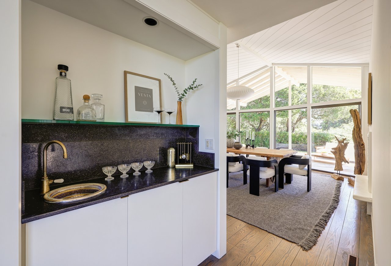 Rare 1+ Acre Dream Site