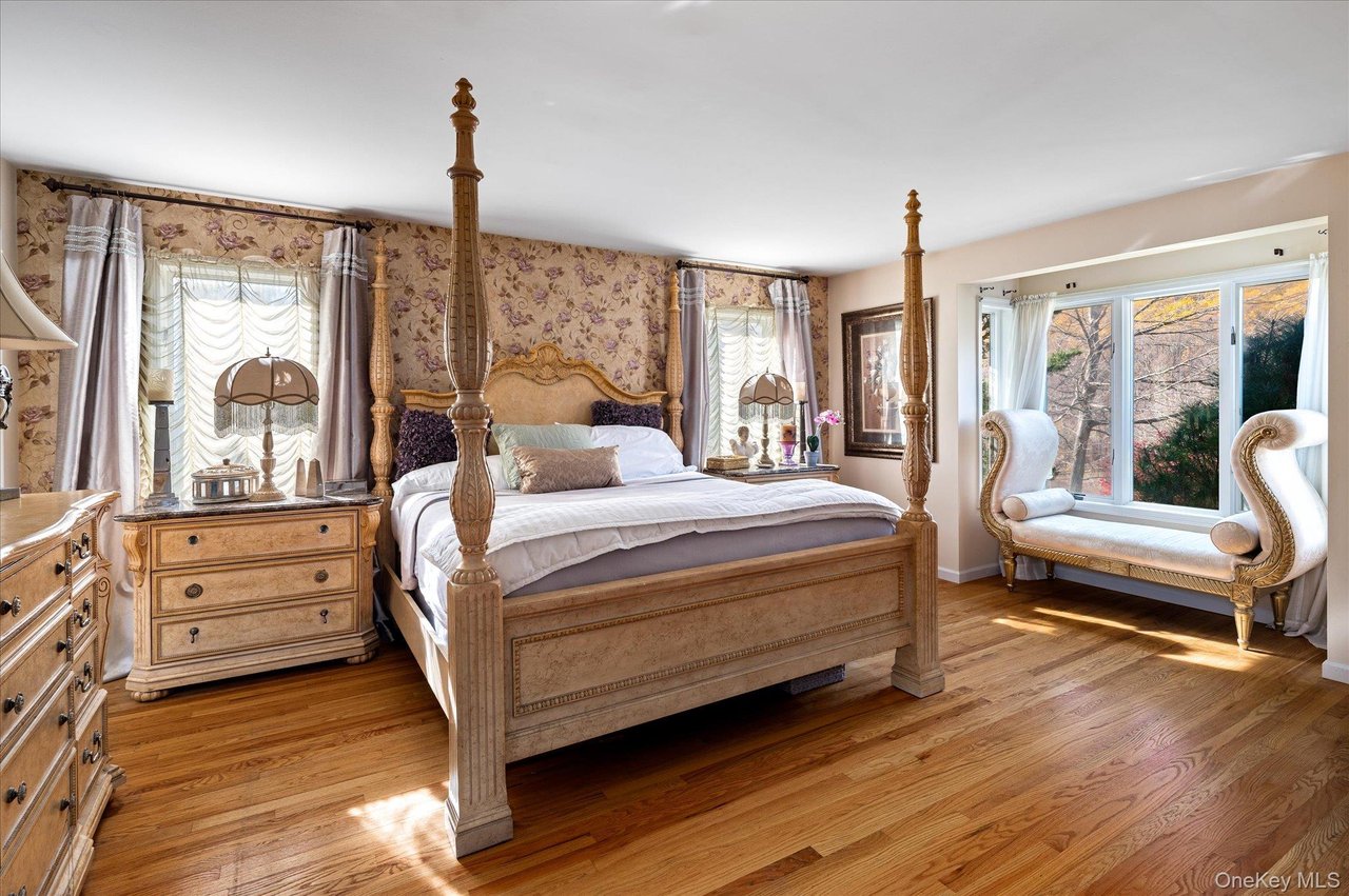 468 Peekskill Hollow Rd