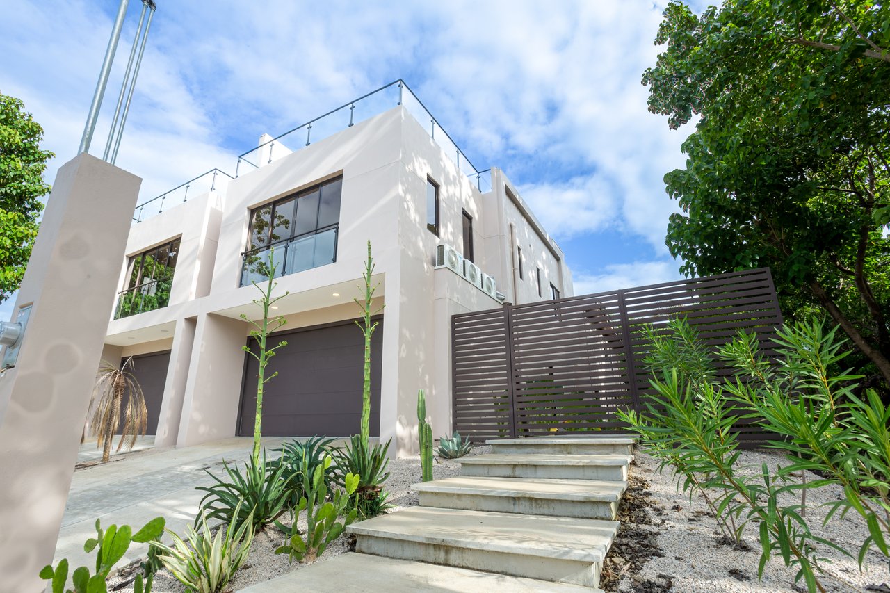 Flamingo Estates Luxury Home | Modern 4-Bed Retreat with Pool & Rooftop Terrace Near Beach & Marina