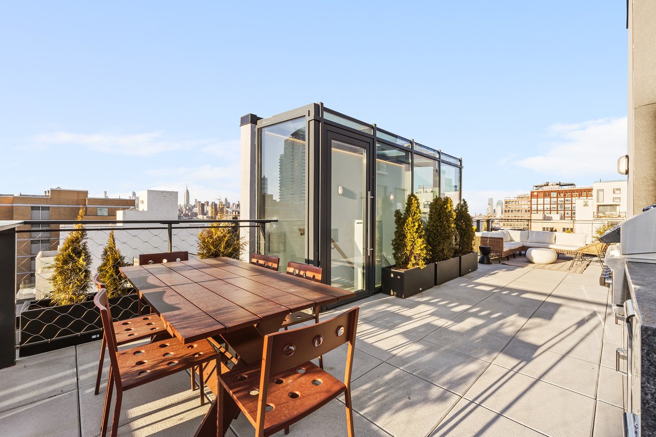 76 North 8th Street