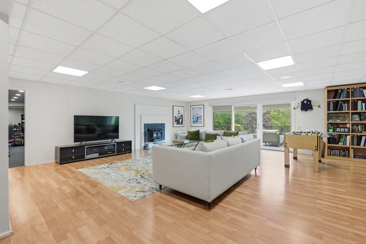 3075 Chestnut Run Dr