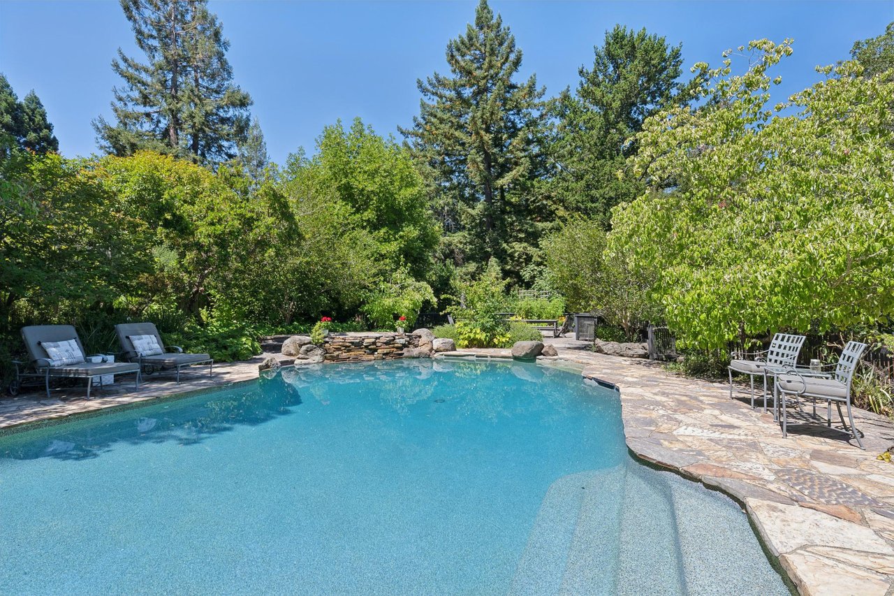 28 Black Log Rd