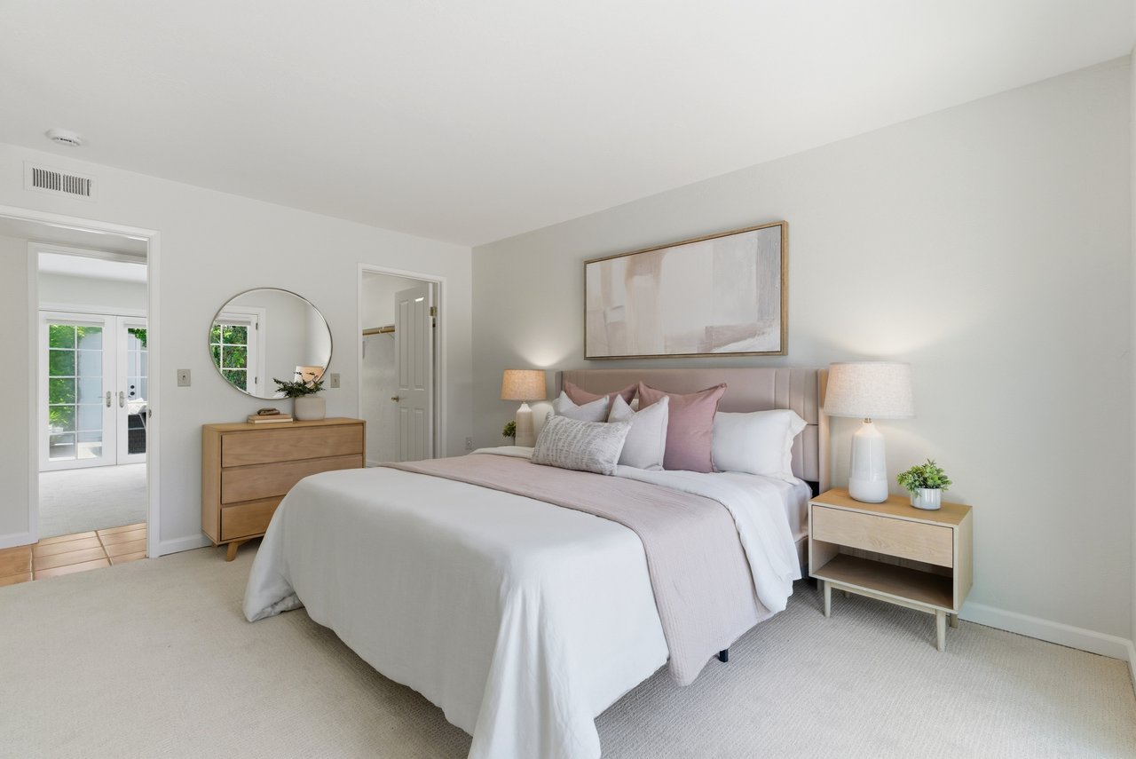 1038 East Evelyn Avenue