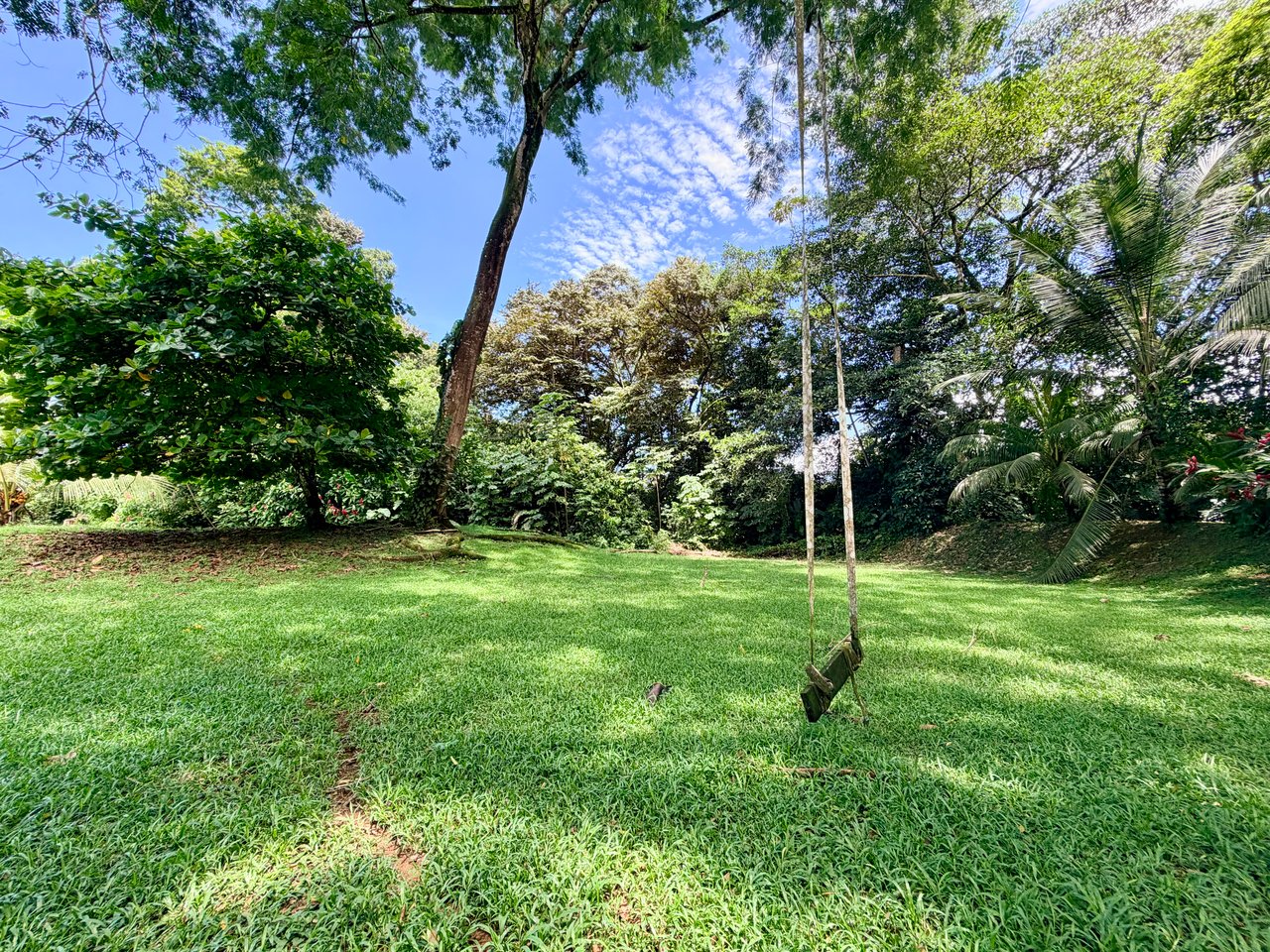 Riverside Cabin in Uvita | 0.98-Acre Estate with Room to Expand