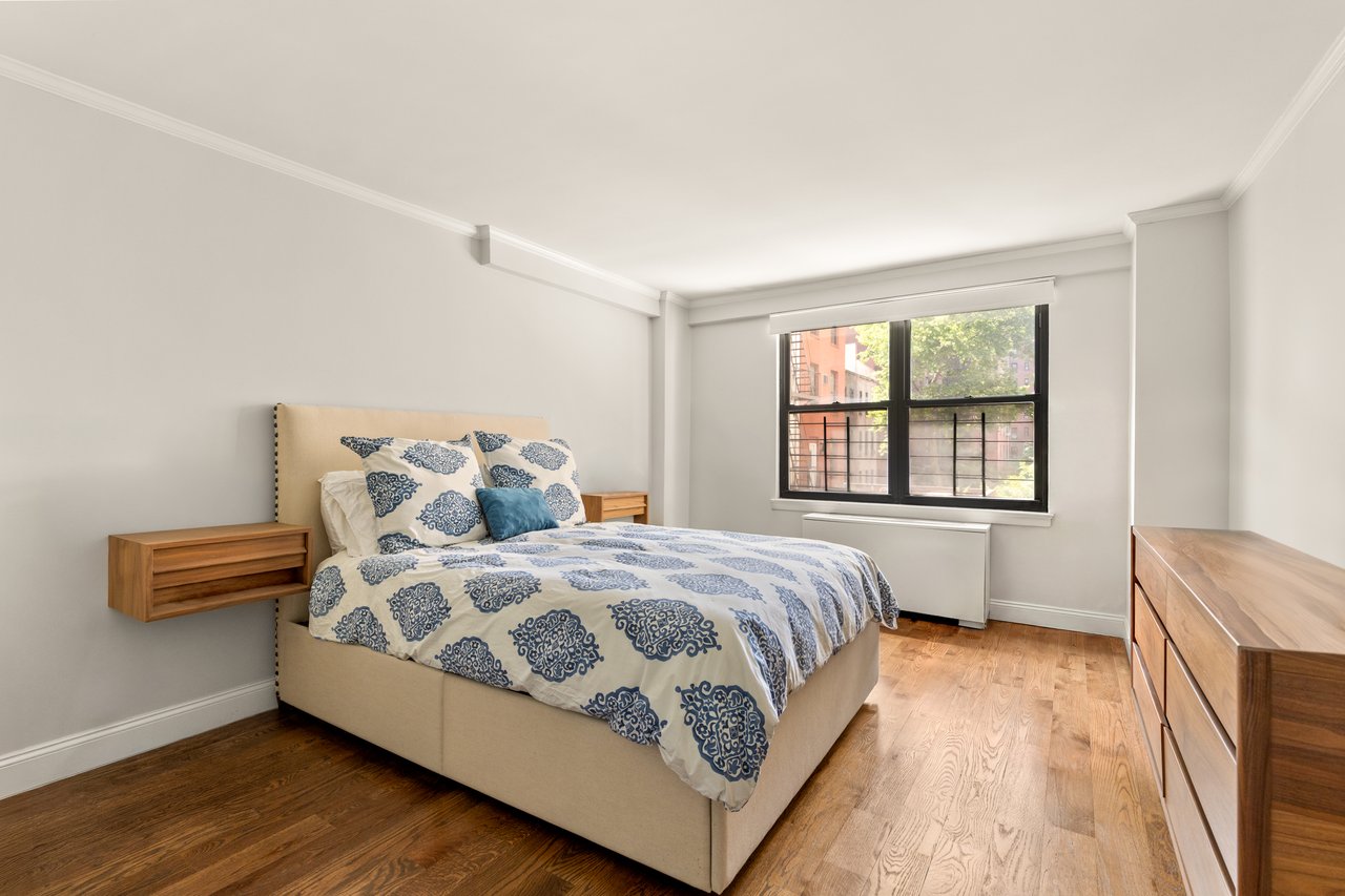 196 E 75th Street, 4GH